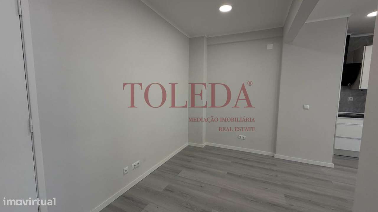 T1 no Centro da Amadora Remodelado-16
