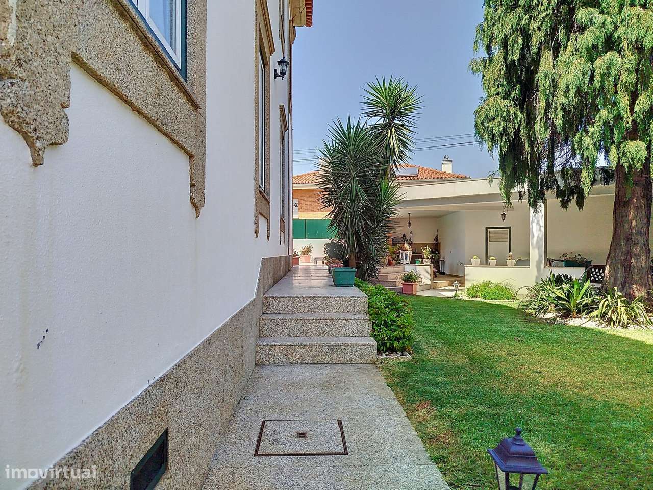 Moradia com 4 quartos do Séc XIX na Meadela com o conforto do séc XXI - Grande imagem: 5/47