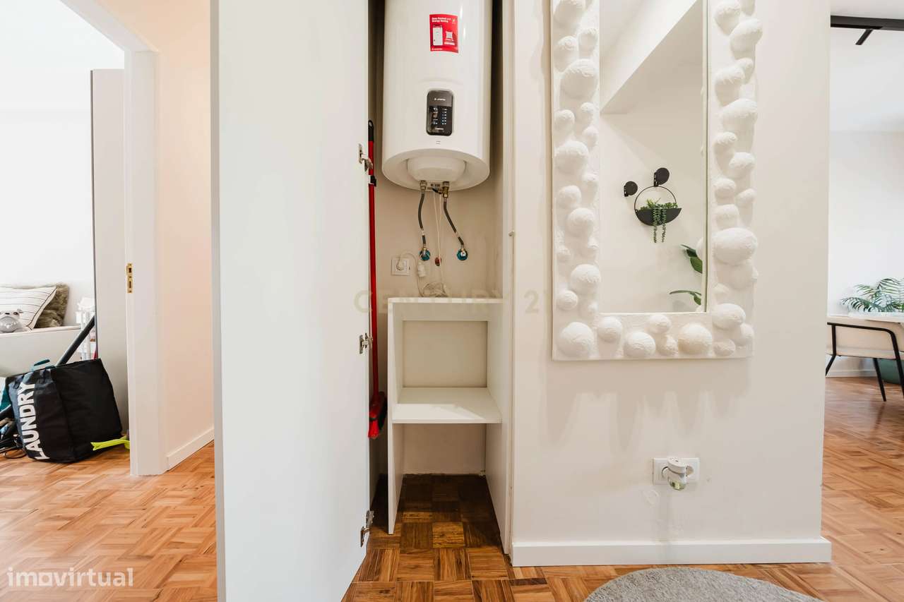 T4 luminoso com varanda ampla a 5 minutos da estação de Monte Abraão-21