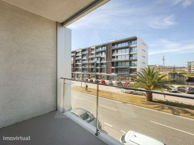 Apartamento T2 com varandas e garagem fechada no centro de Aveiro-13