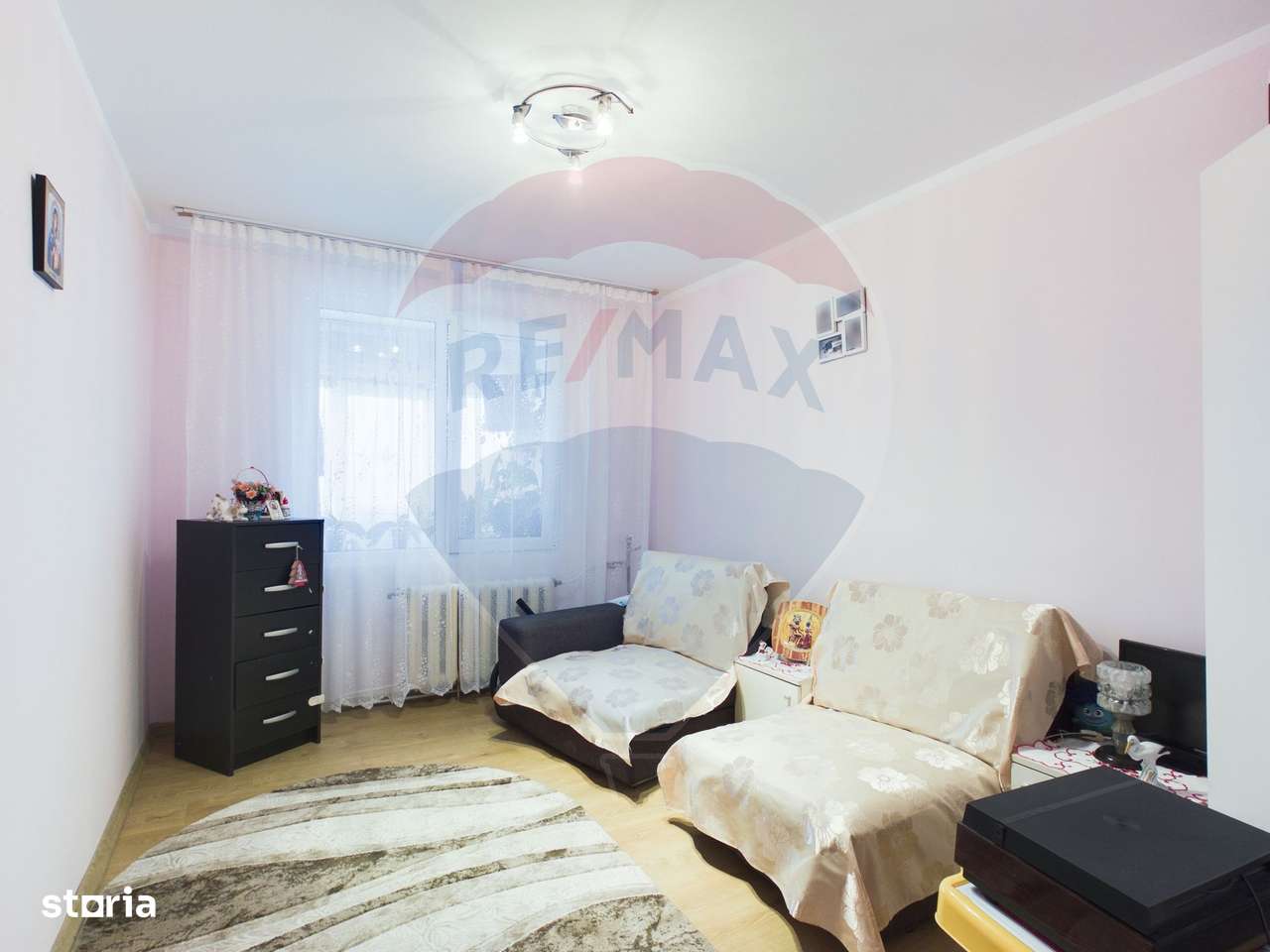 4 camere de vanzare in Rahova, la soea, langa piata, renovat decent