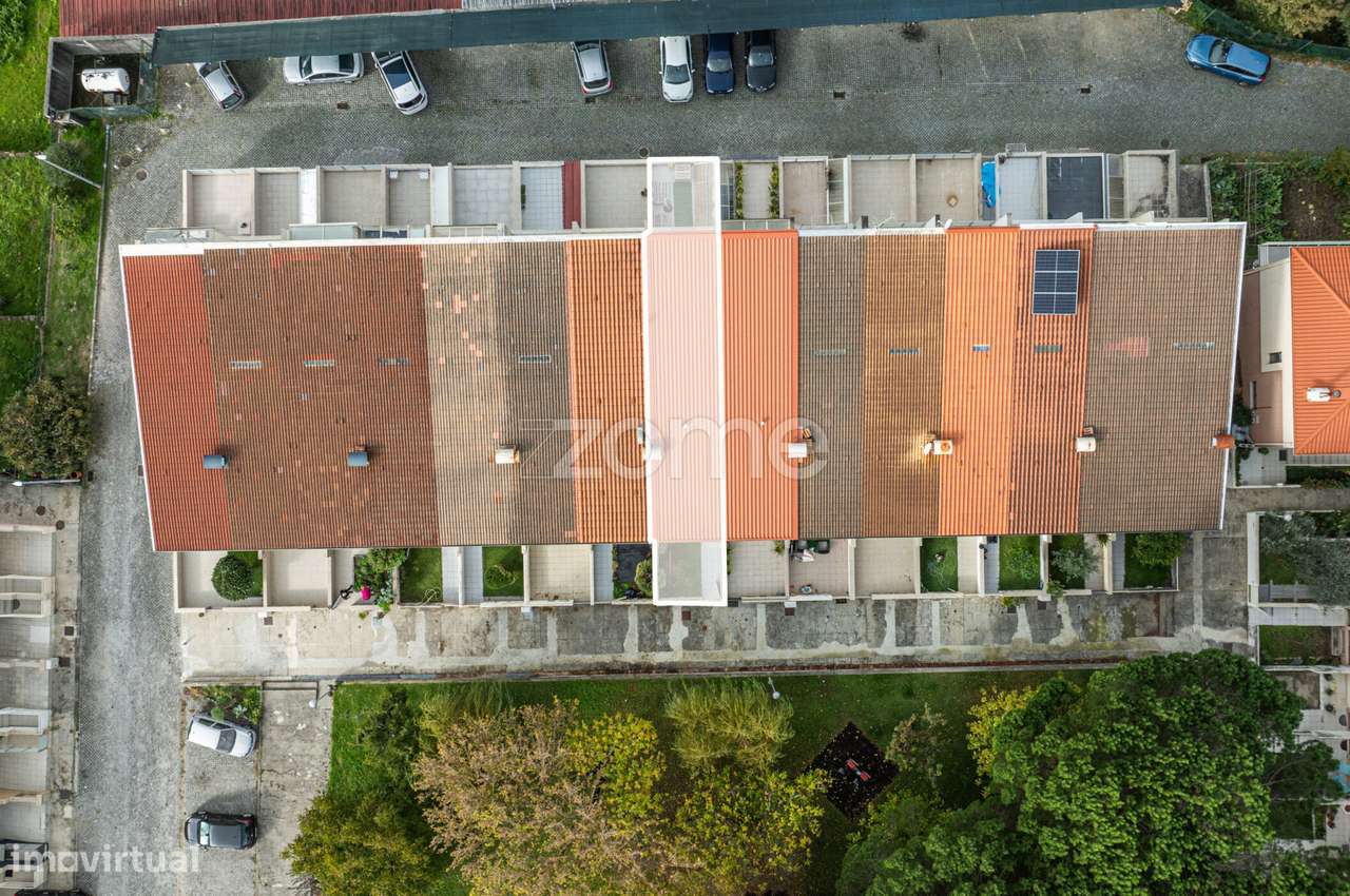 MORADIA EM BANDA T3 EM AMARES - Grande imagem: 2/33