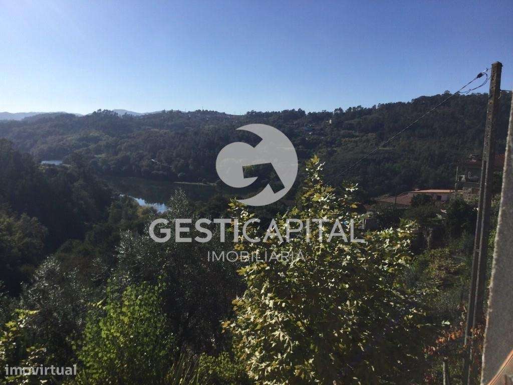 Quinta com vista rio Tâmega e duas moradias para recuperar-9