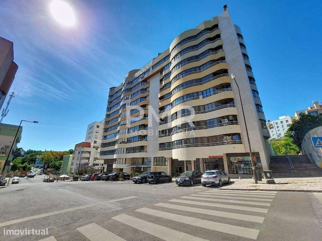 Apartamento T4 no Lumiar-26