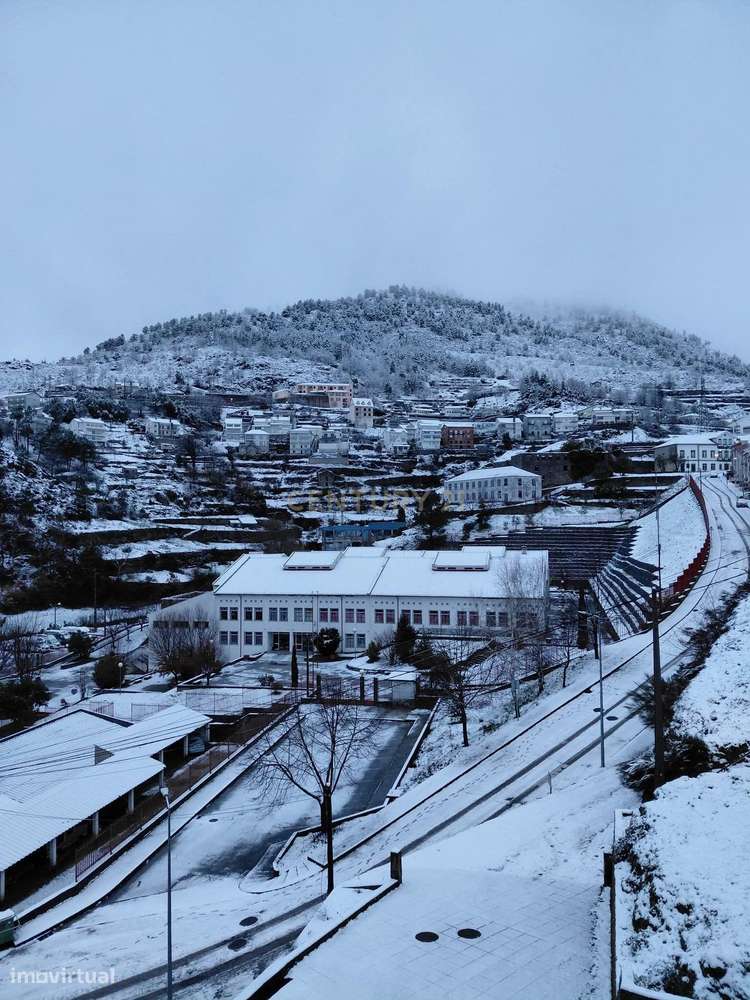 Moradia T3 na praia fluvial de Loriga, Seia, Serra da Estrela-24