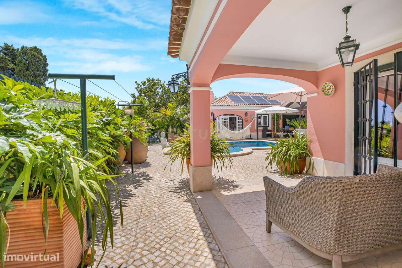 Moradia T4 no centro de Vila Nogueira de Azeitão - Grande imagem: 2/60