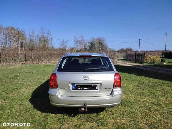 Toyota Avensis 1.8 VVT-i Combi - 7