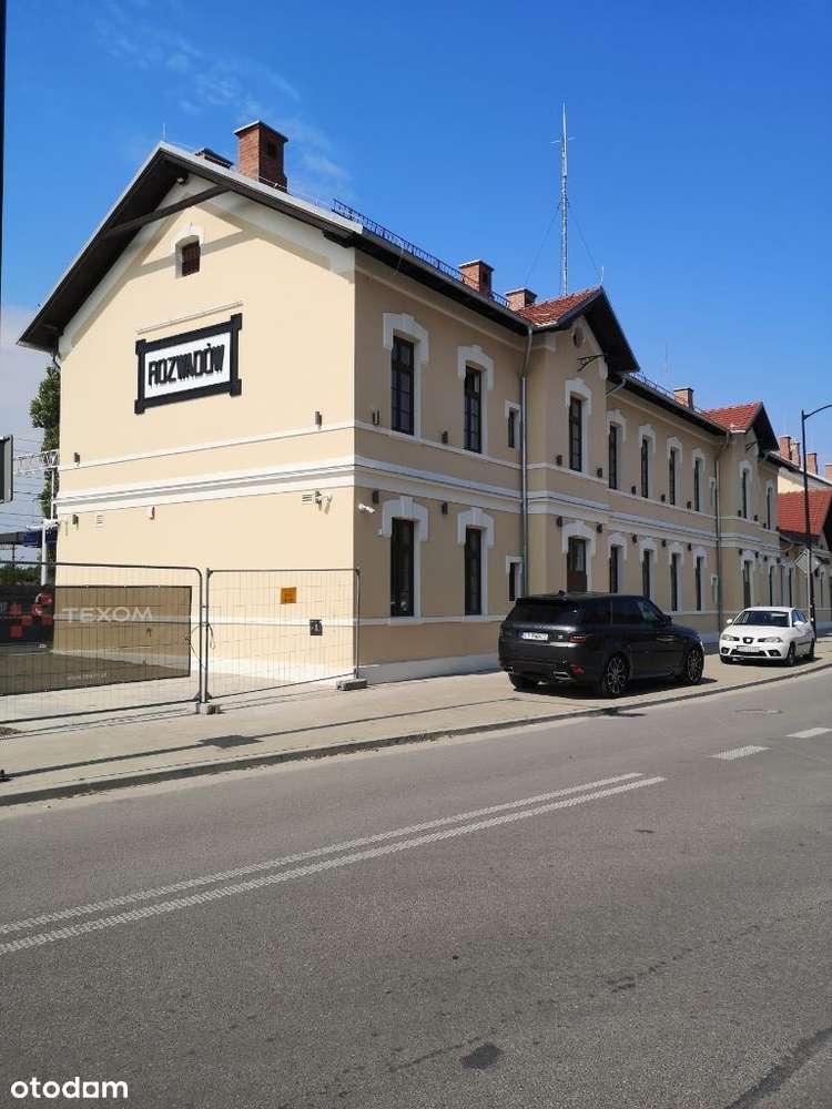 Lokal handlowo-usługowy, Dworzec PKP Stalowa Wola Rozwadów - Pełny obrazek: 4/12