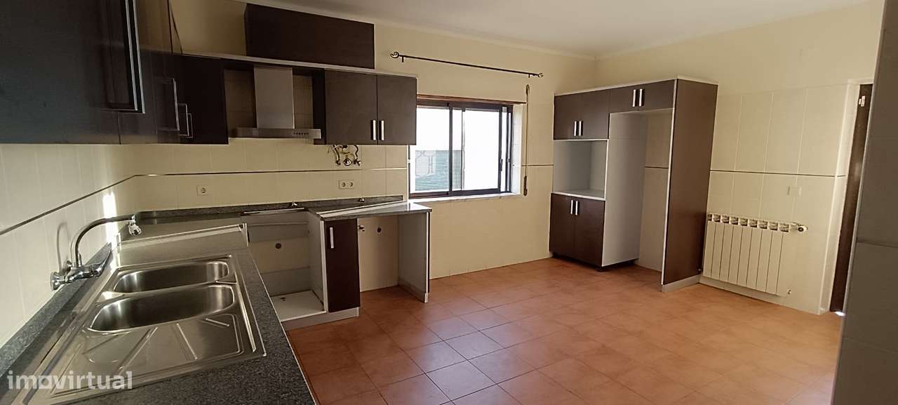 Moradia T6 com Cave, R/Chão e Sótão Aproveitado | A 3 km de Tomar-3