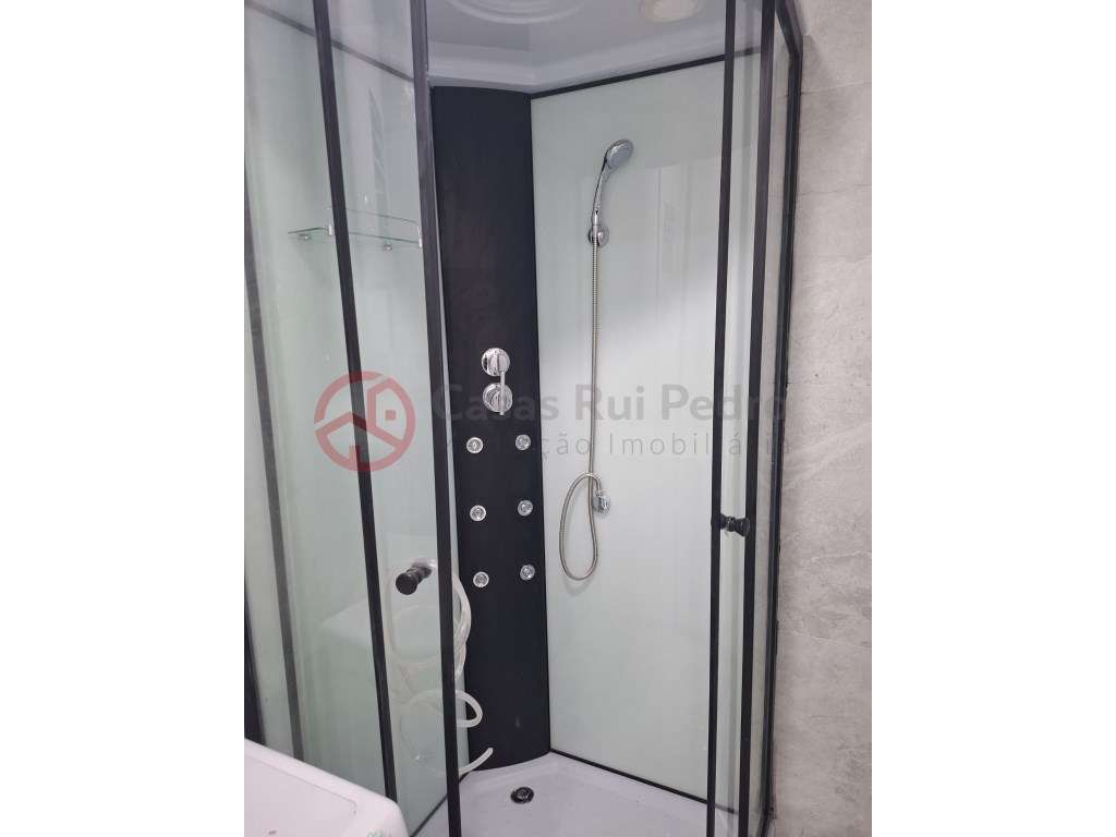 Espaço transformado em T2, com rendimento, em Vale de Milhaços - Grande imagem: 4/17