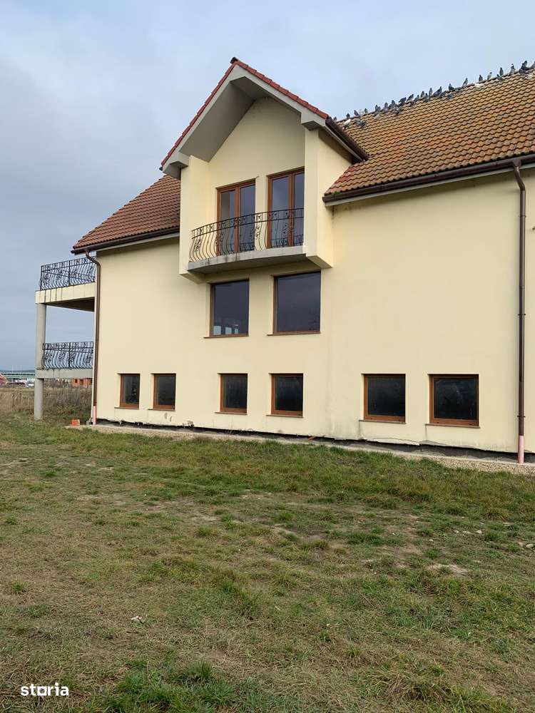 Casa de vânzare în zona suburbană, 4 camere - Imagine principală: 3/9