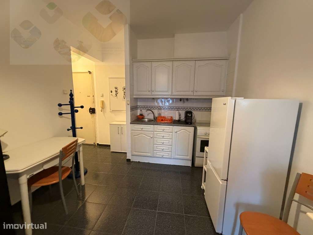 T0 Mobilado e Equipado - Amadora (Metro e CP) - Grande imagem: 2/23