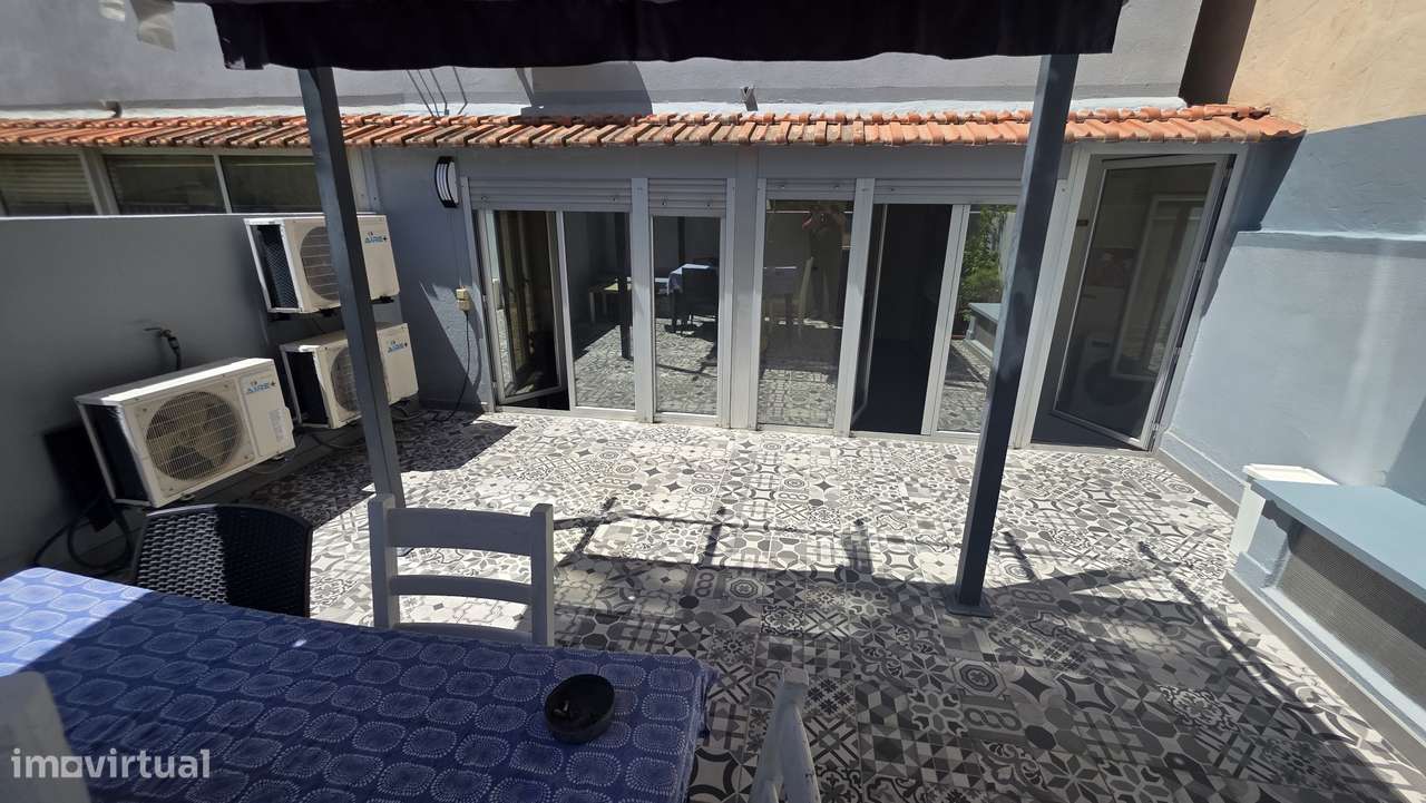 T3 Premium Remodelado no centro de lisboa com terraço Privado-24