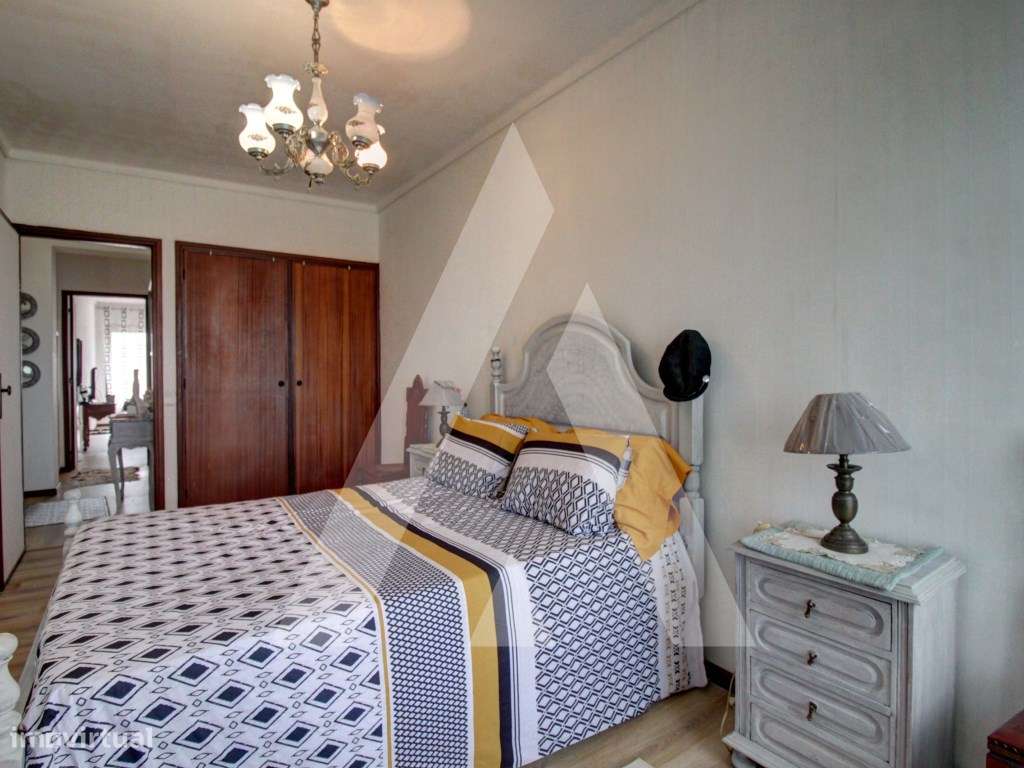 Apartamento T2, mobilado no centro de Oliveira do Bairro-12