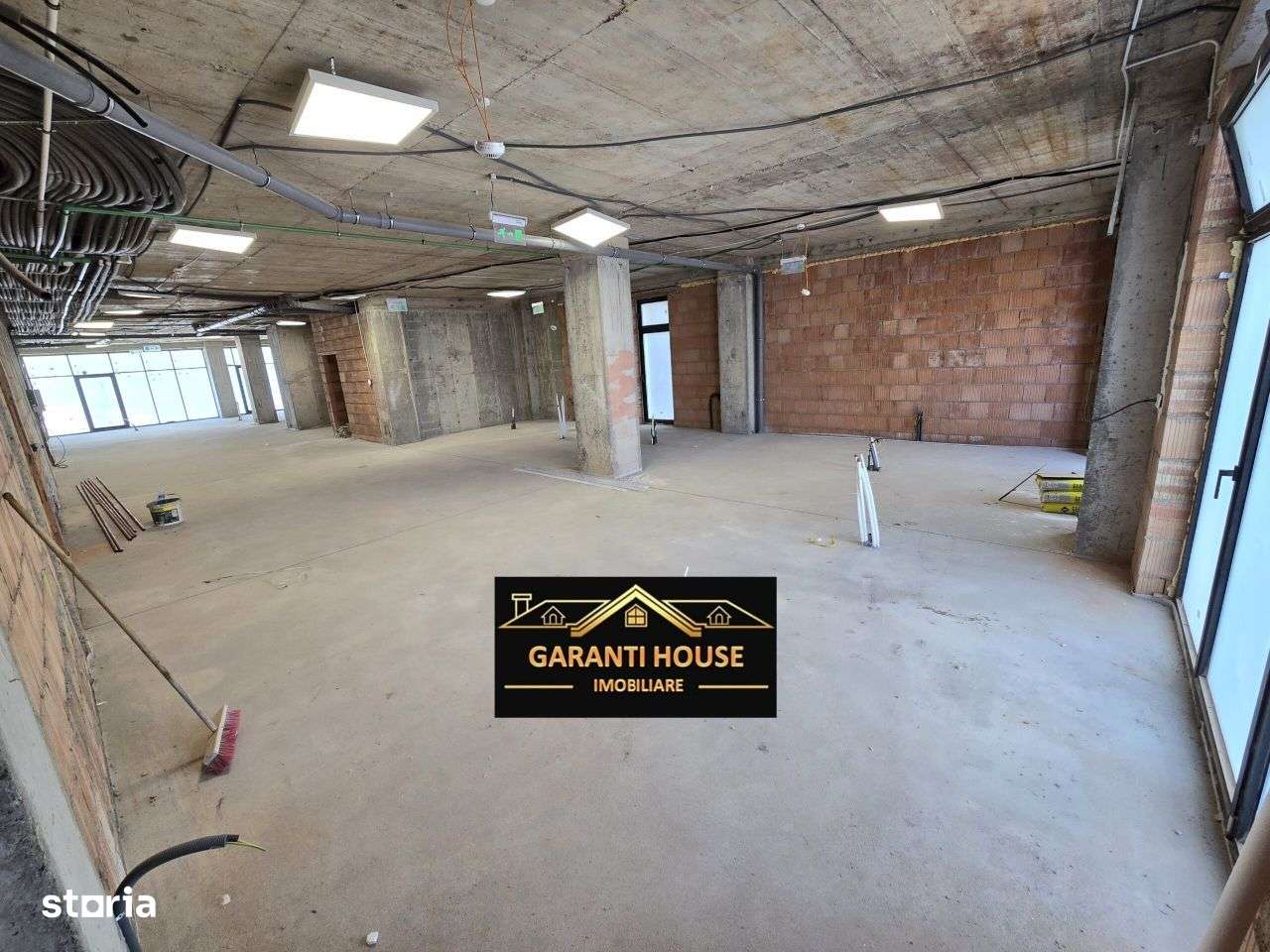 Bd. Unirii, spatiu comercial, 3 cai de acces, 552 mpc, 5100€/Luna - Imagine principală: 4/9