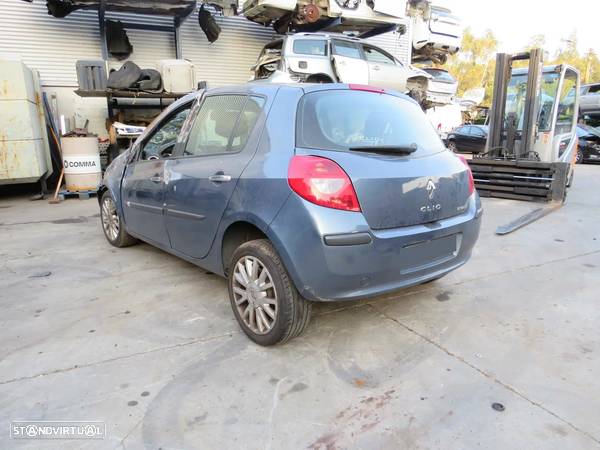 Renault Clio III 1.5 DCI (86cv) de 2006 - Peças Usadas (8160) - 3