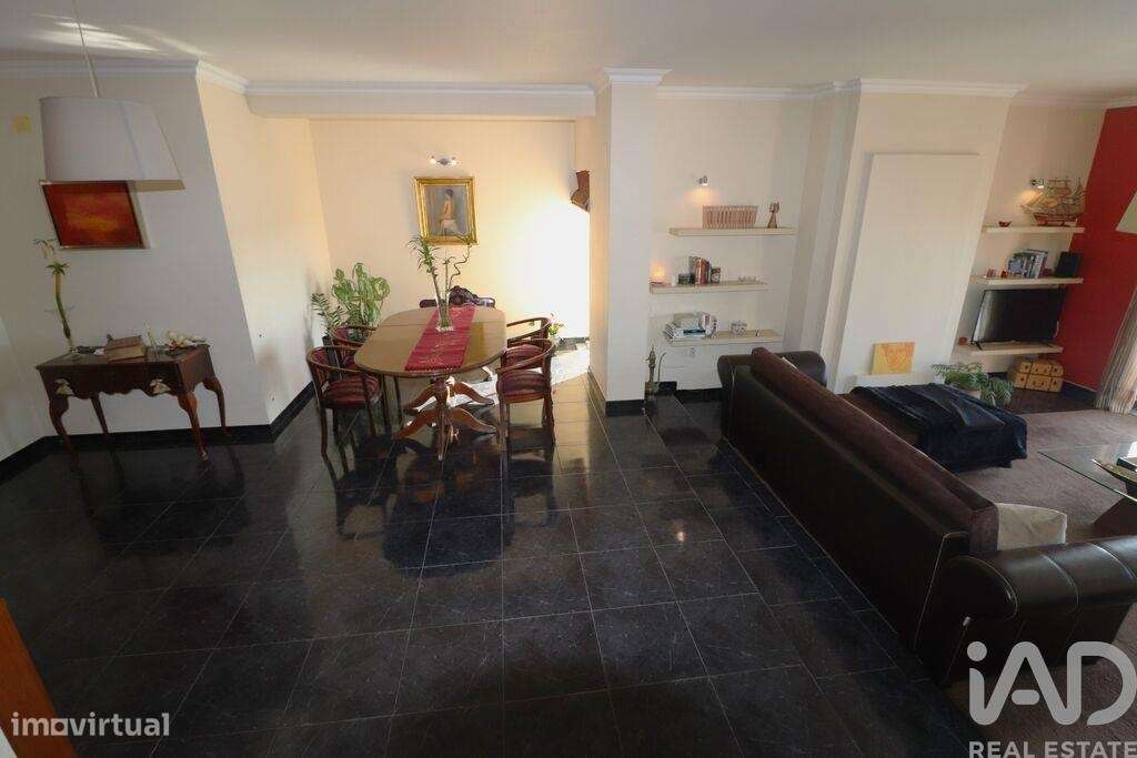 Moradia isolada T5 em Silveira de 339,35 m2 - Grande imagem: 3/39