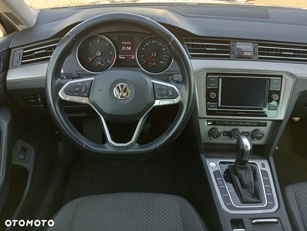 Volkswagen Passat 2.0 TDI EVO Essence DSG - 28