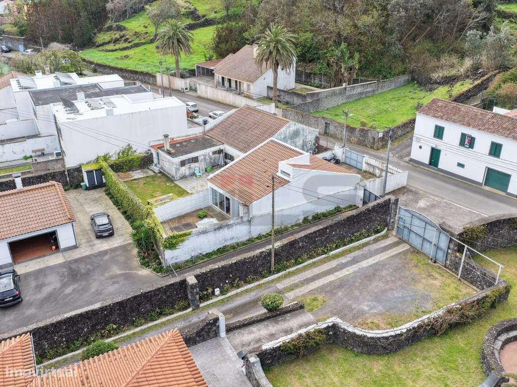 Moradia Térrea em Fenais da Luz: Conforto e Proximidade ao Mar-21