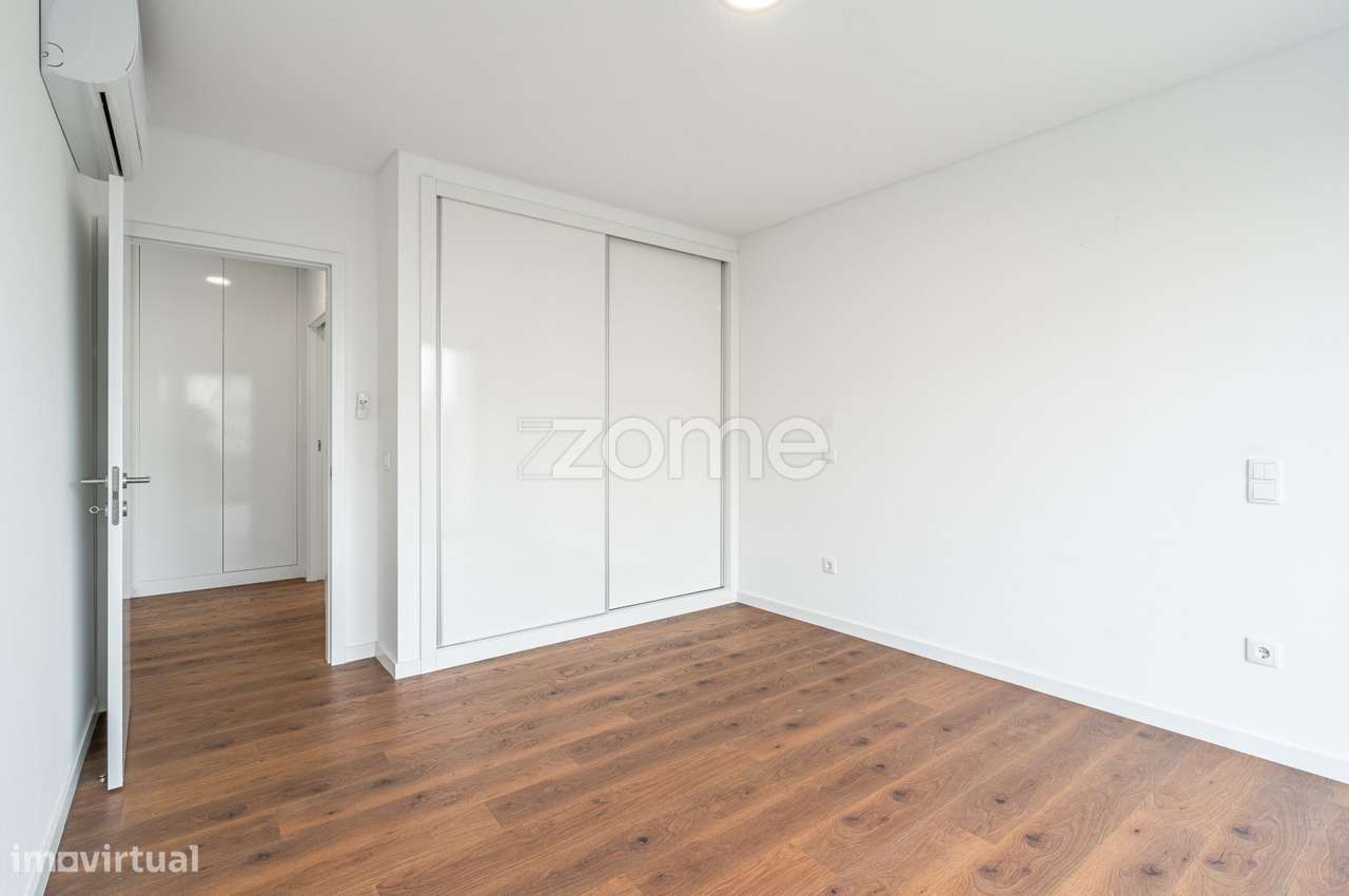 Apartamento T2 novo no centro do Caniço-15