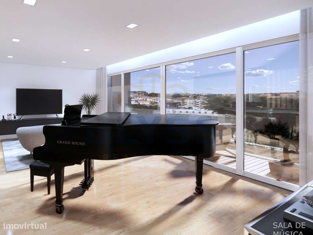 Moradia T5 Nova com Piscina em Loures-16