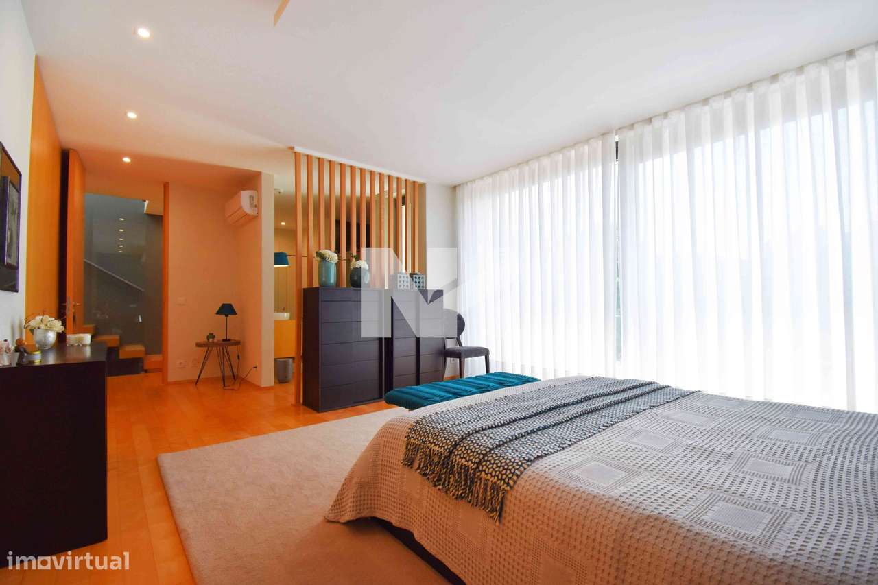 Moradia T4 | 4 Suites | Jardim | Centro | Maia-32