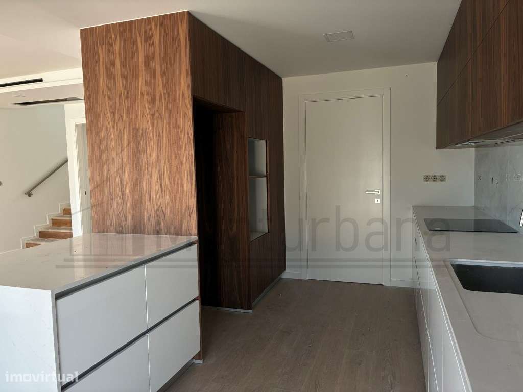 FANTÁSTICA MORADIA COM PISCINA EM MANIQUE - CASCAIS-13