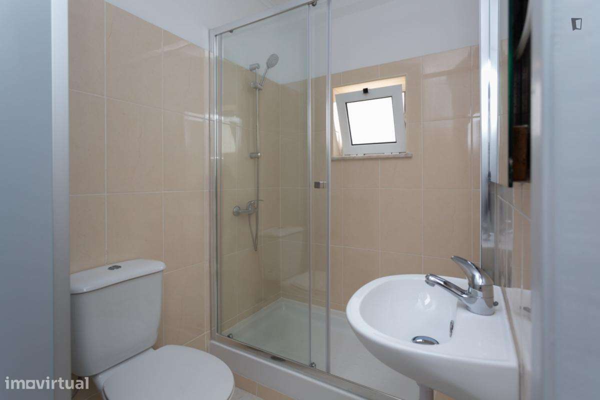 Quarto - localizado em Avenida da Liberdade Lisbon - Grande imagem: 2/8