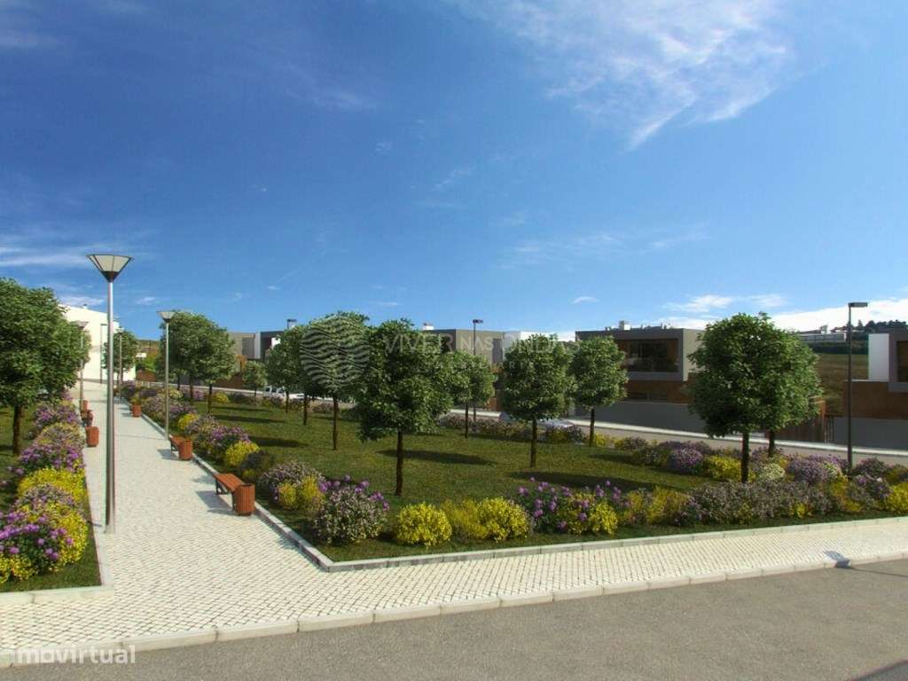 Moradia T4 de Luxo na Nova Urbanização da Caparica.-37