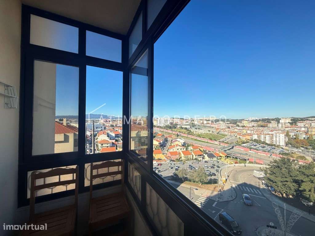 Excelente apartamento T2 com vista para a Serra de Sintra-2
