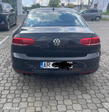 Volkswagen Passat Variant 2.0 TDI DSG 4Motion Comfortline - 6