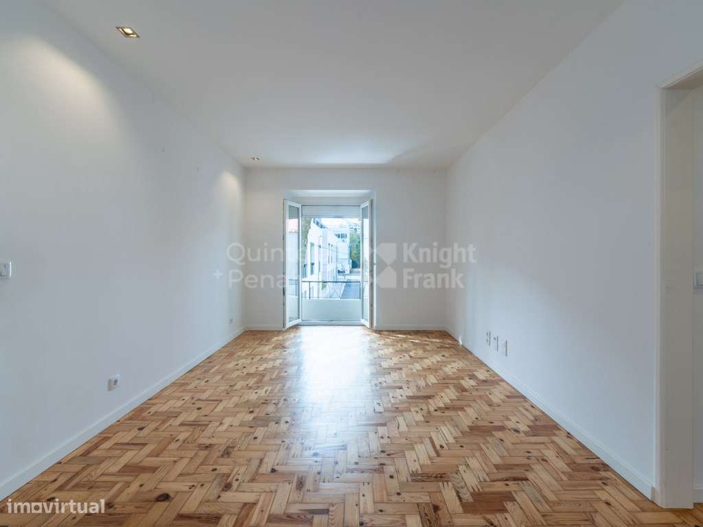 Apartamento T3 para arrendamento na zona histórica de Cascais - Grande imagem: 3/25