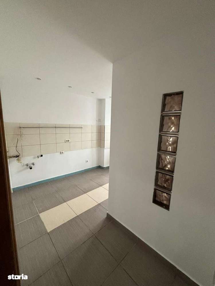 Bulevardul Decebal, 2 camere! Vedere stradala pe sud - Imagine principală: 4/8