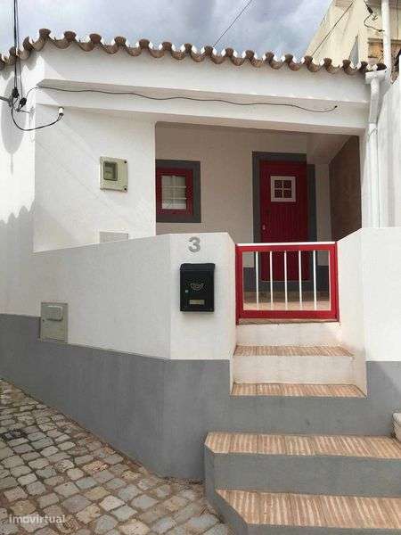 Arrendo moradia em Santa Catarina F.Bispo