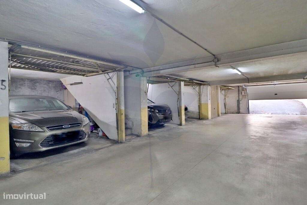 Apartamento T4 na freguesia de Lamaçães-29