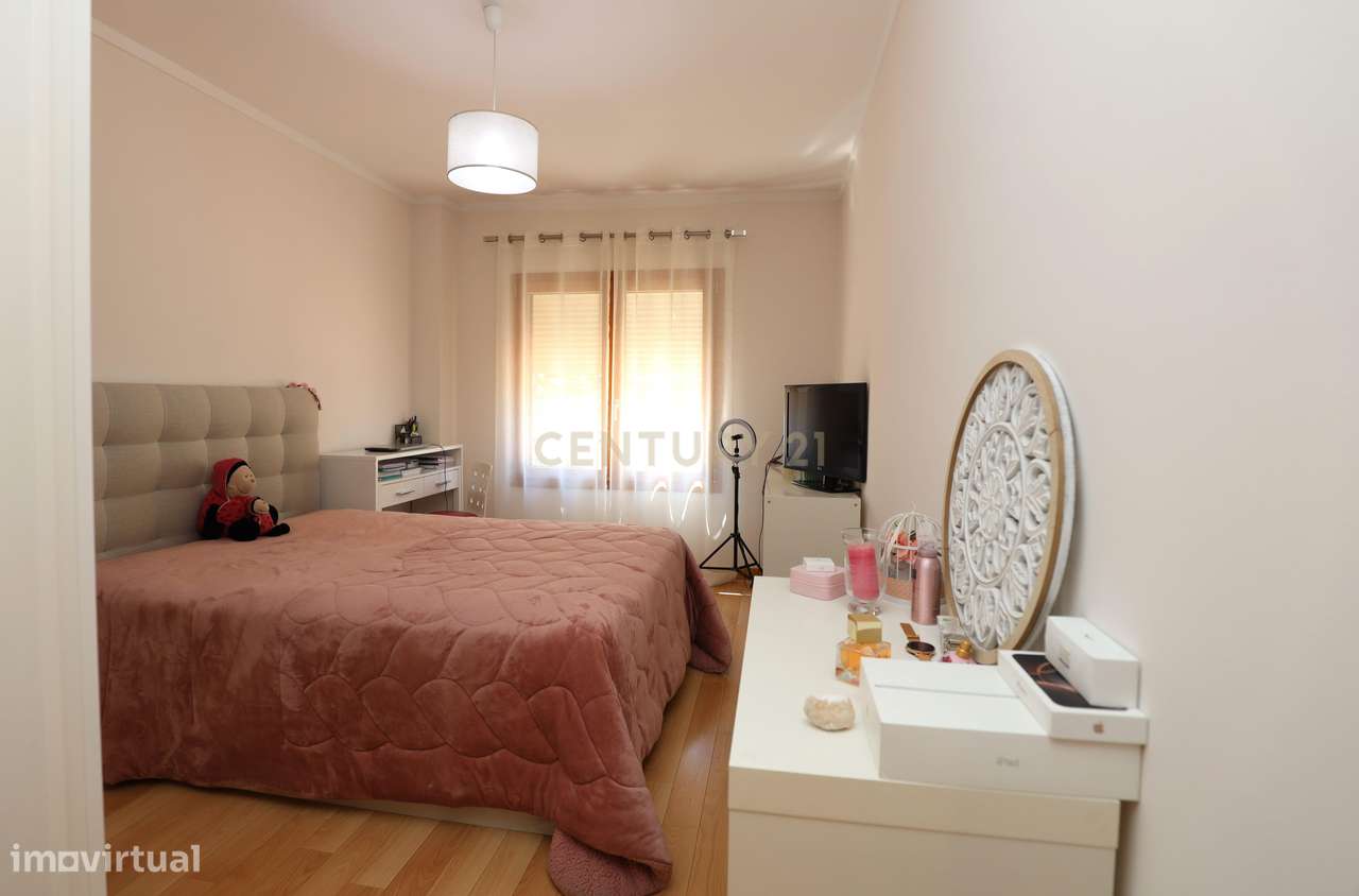 Apartamento T3  || Box 3 viaturas-27