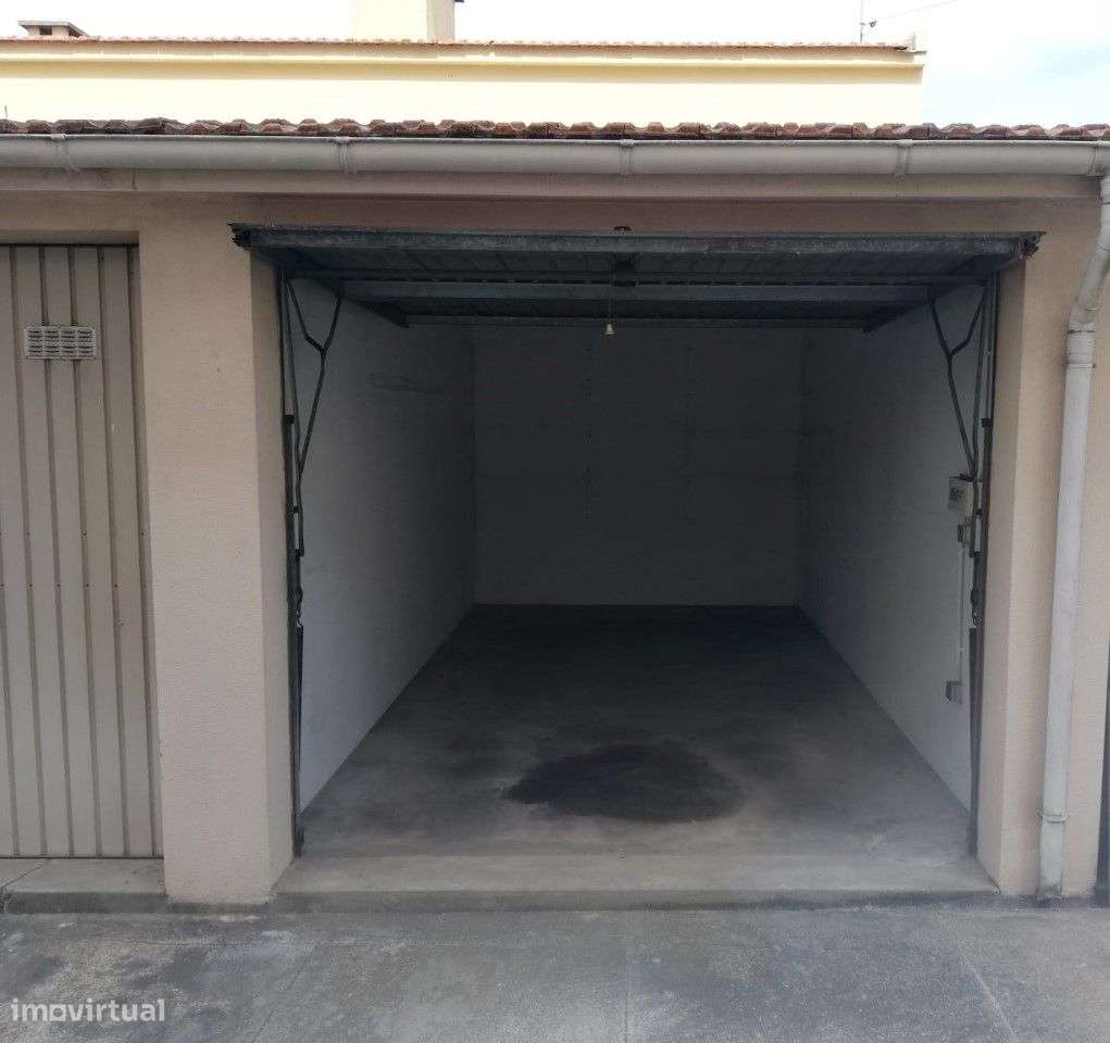 Garagem individual - V.N.Gaia - Oliveira do Douro - Rua de Pedreira - Grande imagem: 3/8