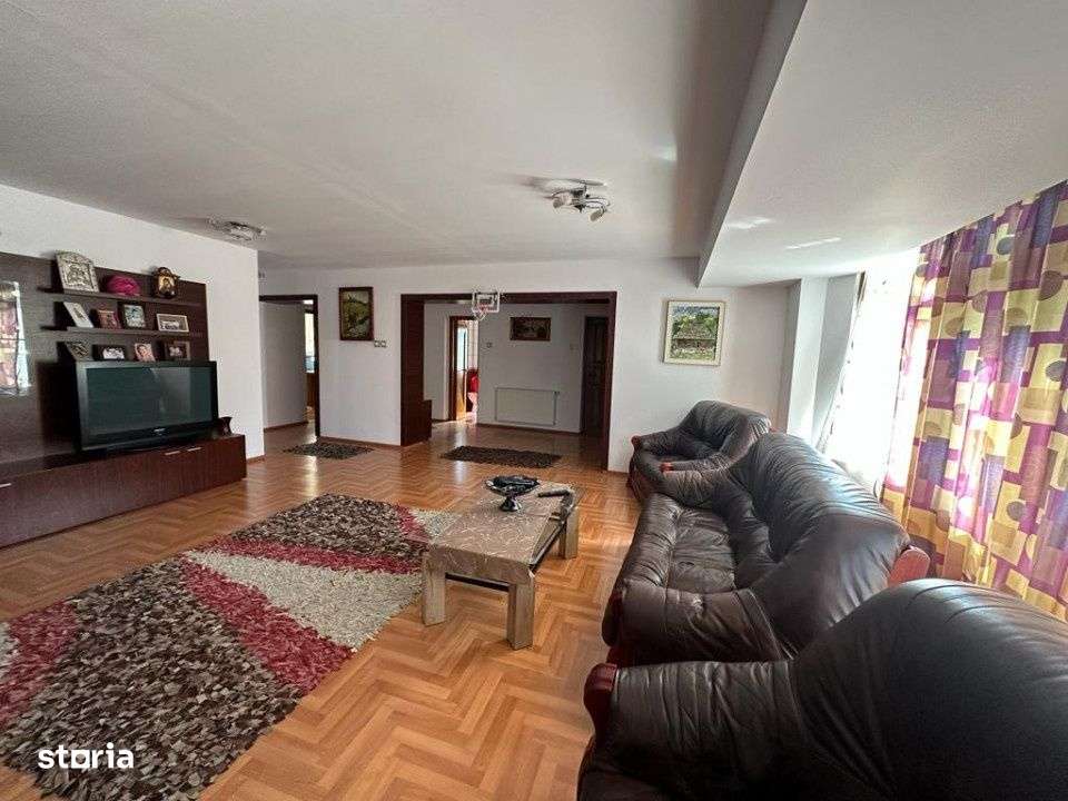 Proprietate impunatoare - str. Bujorului - cartier Primaverii - Imagine principală: 3/10