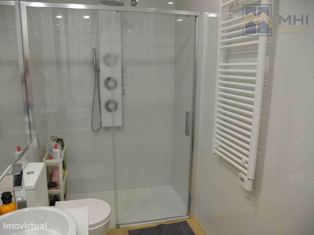 Excelente moradia Bifamiliar T3, a 100 metros da praia em Canidelo-59