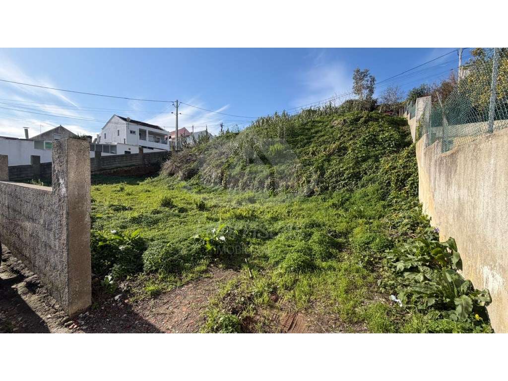 Terreno não edificável com 300 m² em Cabeço da Aguieira, Unhos - Grande imagem: 3/4