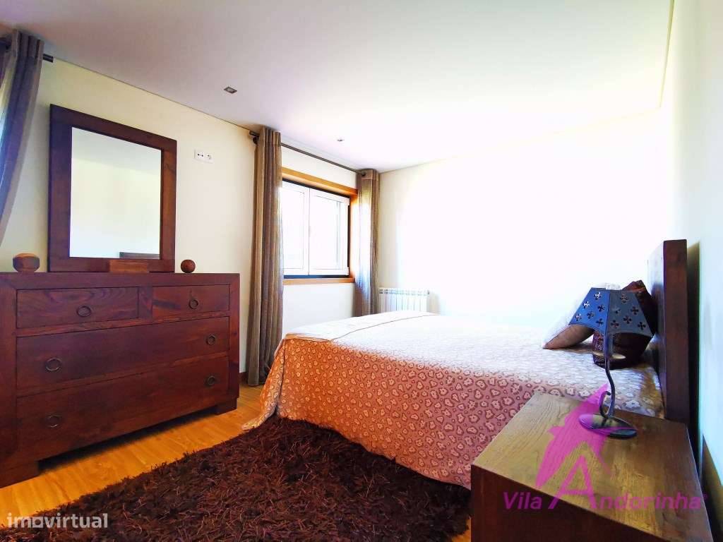 Moradia T4 Independente a 5 minutos da praia e do centro-22