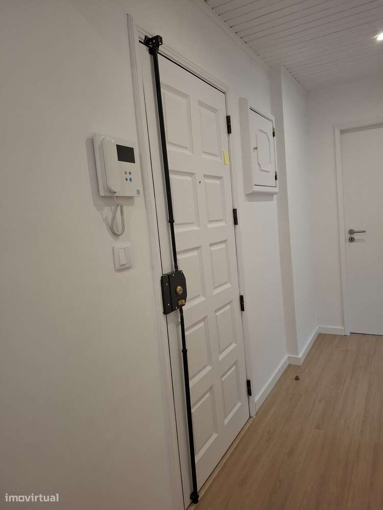 Apartamento T2 com elevador em Sintra-2