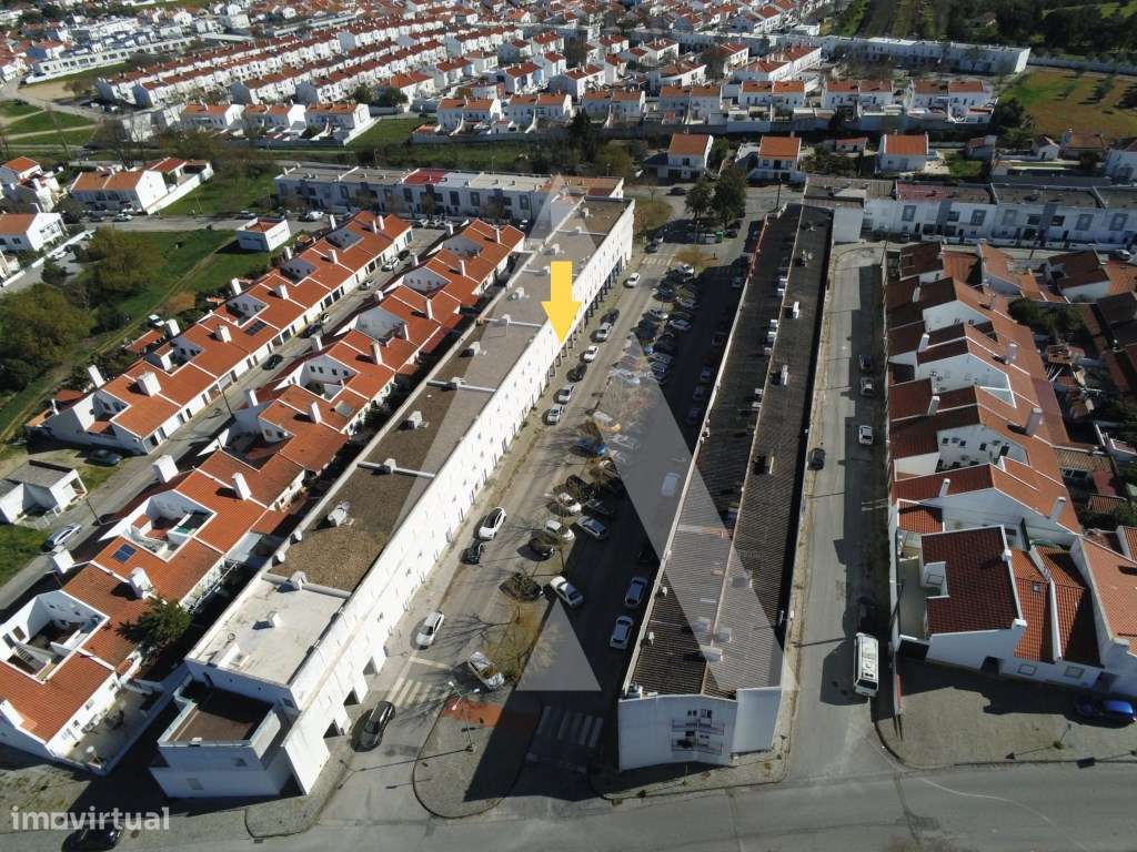 Cafetaria/Charcutaria com esplanada ,situada em zona habitacional d...-12