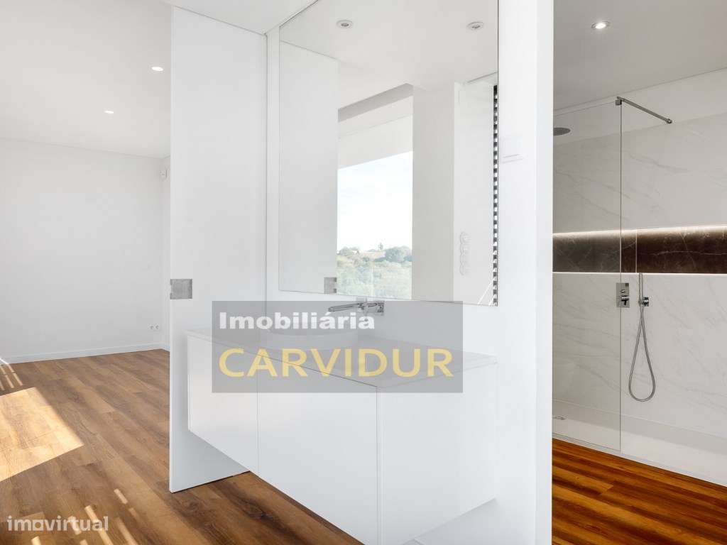 Moradia T5 de Luxo com Piscina Infinita ,Campo de Padel e Elevador ...-20