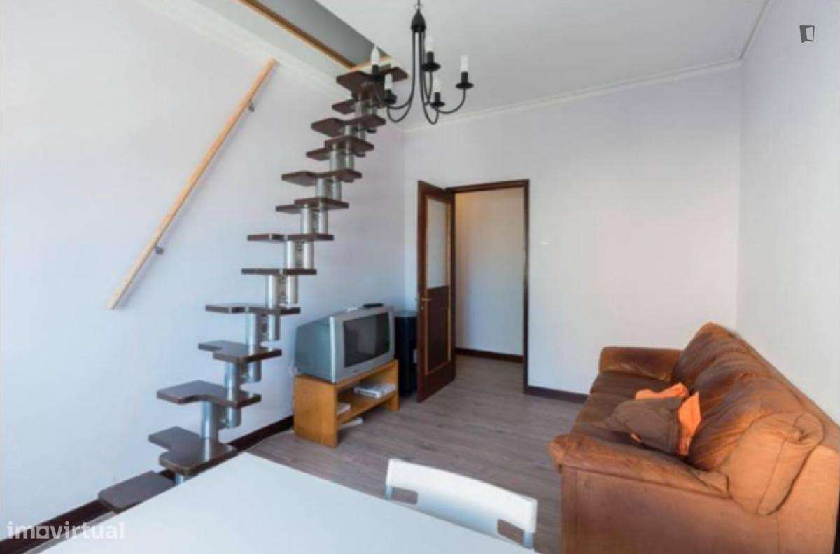 Quarto - localizado em Paranhos Porto - Grande imagem: 5/10