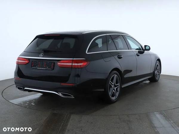 Mercedes-Benz Klasa E 300 d 4Matic T 9G-TRONIC AMG Line - 3