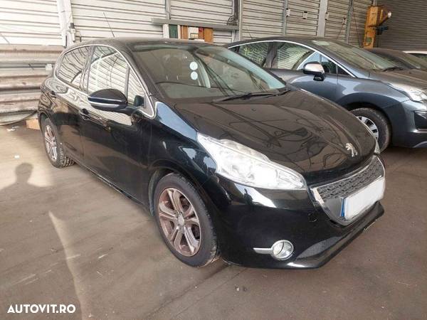 Trager Peugeot 208 2012 HATCHBACK 1.6 HDI - 2