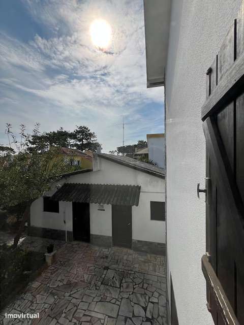 Moradia c/ Garagem, 692m2 de terreno, na Aroeira!-40