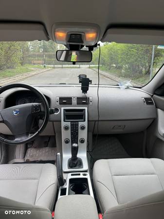 Volvo S40 D3 Momentum - 24