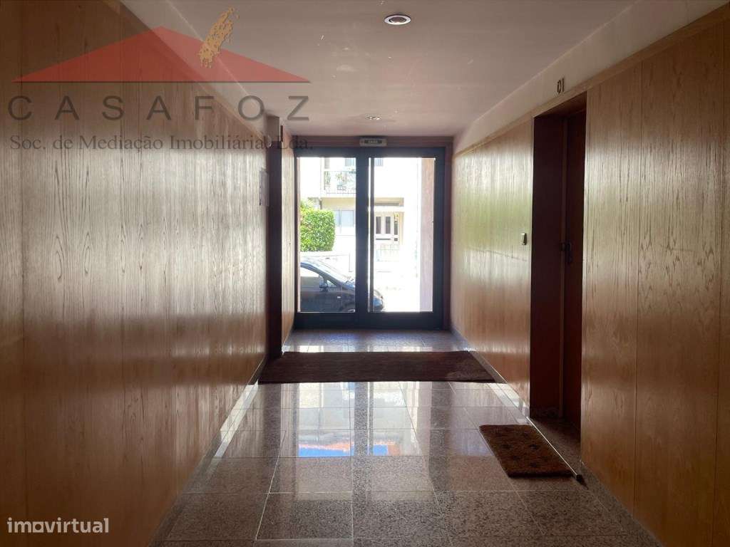 Venda Apartamento T2 em ótimo estado na Rua Lidador-29